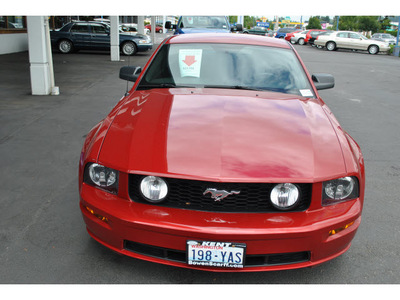 ford mustang 2008 red coupe gt gasoline 8 cylinders rear wheel drive 5 speed manual 98032