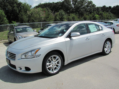 nissan maxima 2011 silver sedan sv gasoline 6 cylinders front wheel drive automatic 33884