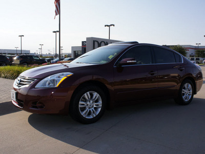 nissan altima 2010 dk  red sedan 2 5 s gasoline 4 cylinders front wheel drive automatic 76018