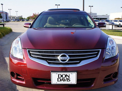 nissan altima 2010 dk  red sedan 2 5 s gasoline 4 cylinders front wheel drive automatic 76018