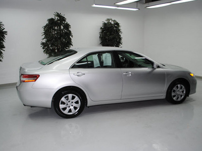 toyota camry 2011 silver sedan le gasoline 4 cylinders front wheel drive automatic 91731