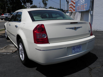 chrysler 300 2010 white sedan touring gasoline 6 cylinders rear wheel drive automatic 32447