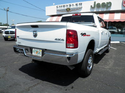 ram ram 2500 2011 white diesel 6 cylinders 4 wheel drive automatic with overdrive 32447