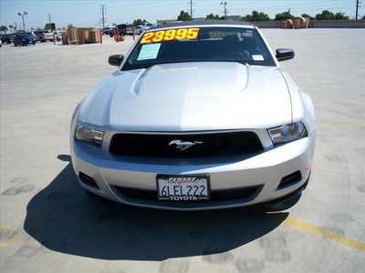 ford mustang 2010 brilliant silver v6 gasoline 6 cylinders rear wheel drive automatic 90241
