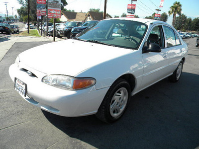ford escort 1999 off white sedan se gasoline 4 cylinders front wheel drive automatic 92882