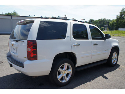 chevrolet tahoe 2007 white suv lt flex fuel 8 cylinders 4 wheel drive automatic 08812