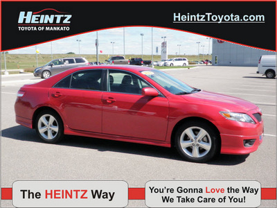 toyota camry 2011 red sedan se gasoline 4 cylinders front wheel drive automatic 56001