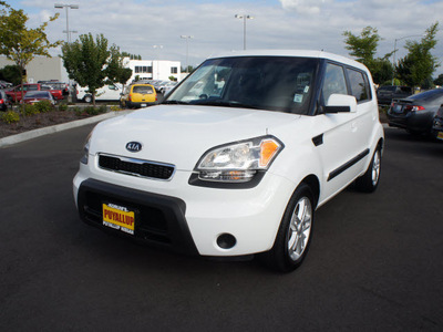 kia soul 2010 white wagon gasoline 4 cylinders front wheel drive automatic with overdrive 98371
