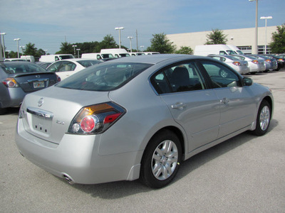 nissan altima 2012 silver sedan s gasoline 4 cylinders front wheel drive automatic 33884