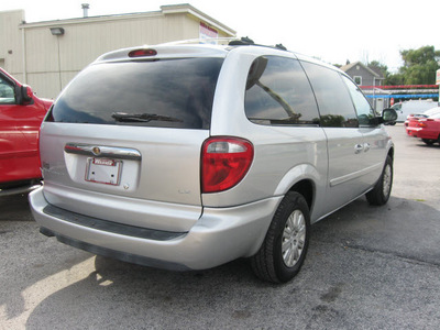 chrysler town and country 2006 silver van lx gasoline 6 cylinders front wheel drive automatic 45840
