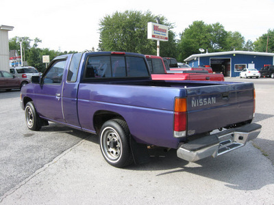 nissan truck 1995 purple xe gasoline 4 cylinders rear wheel drive 5 speed manual 45840