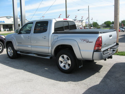 toyota tacoma 2007 silver v6 gasoline 6 cylinders 4 wheel drive automatic 45840