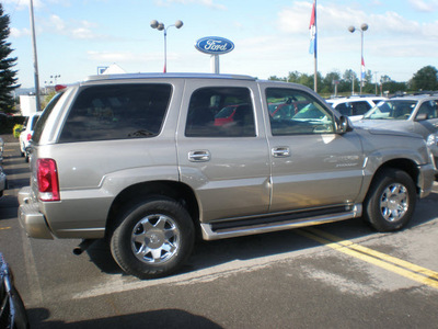 cadillac escalade 2003 tan suv luxury gasoline 8 cylinders all whee drive automatic 13502