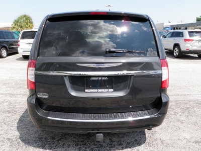 chrysler town and country 2012 pav dk  charcoal pe van flex fuel 6 cylinders front wheel drive automatic 33021