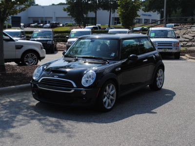 mini cooper 2005 black hatchback s gasoline 4 cylinders front wheel drive shiftable automatic 27511