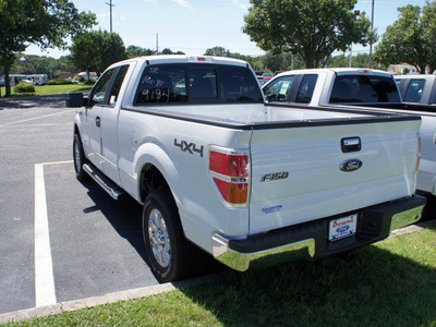ford f 150 2011 white xlt gasoline 6 cylinders 4 wheel drive automatic with overdrive 08753