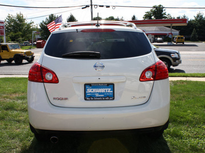 nissan rogue 2010 white suv sl gasoline 4 cylinders automatic 07702