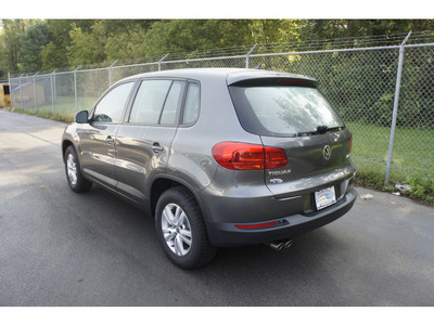 volkswagen tiguan 2012 gray suv s 4motion gasoline 4 cylinders all whee drive tiptronic 08016