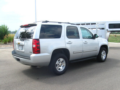 chevrolet tahoe 2011 silver suv lt flex fuel 8 cylinders 4 wheel drive automatic 80504