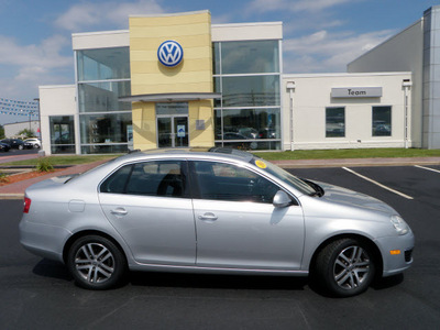 volkswagen jetta 2006 silver sedan tdi diesel 4 cylinders front wheel drive automatic 46410