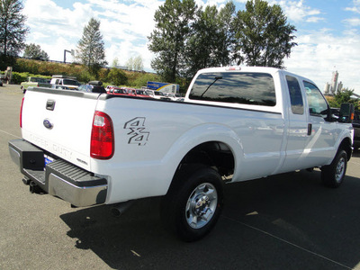 ford f 250 super duty 2012 white xlt flex fuel 8 cylinders 4 wheel drive shiftable automatic 98032