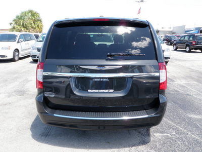 chrysler town and country 2012 pav dk  charcoal pe van flex fuel 6 cylinders front wheel drive automatic 33021