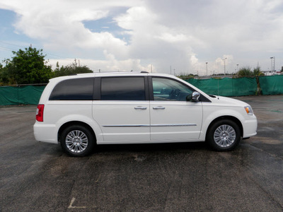 chrysler town and country 2012 pw1 stone white cle van flex fuel 6 cylinders front wheel drive automatic 33021