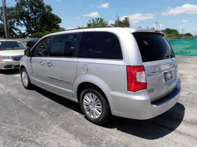chrysler town and country 2012 ps2 bright silver m van flex fuel 6 cylinders front wheel drive automatic 33021