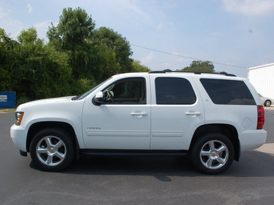 chevrolet tahoe 2009 white suv lt flex fuel 8 cylinders 4 wheel drive automatic 27330