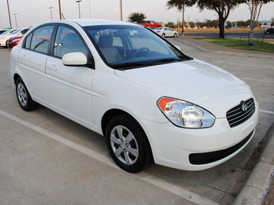 hyundai accent 2010 white sedan gls gasoline 4 cylinders front wheel drive automatic 75228