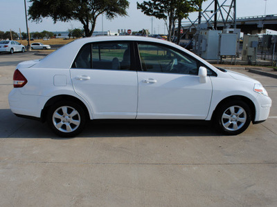 nissan versa 2008 white sedan 1 8 sl gasoline 4 cylinders front wheel drive automatic 75228