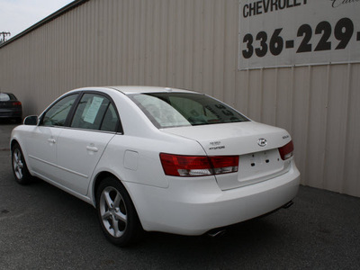 hyundai sonata 2007 white sedan se gasoline 6 cylinders front wheel drive automatic 27215