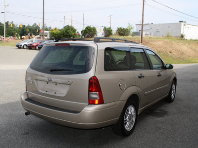 ford focus 2007 gold wagon zxw ses gasoline 4 cylinders front wheel drive automatic 27215