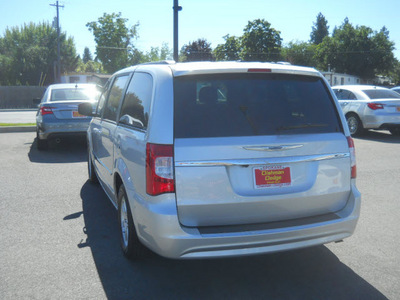 chrysler town and country 2011 silver van touring flex fuel 6 cylinders front wheel drive 6 speed automatic 99212