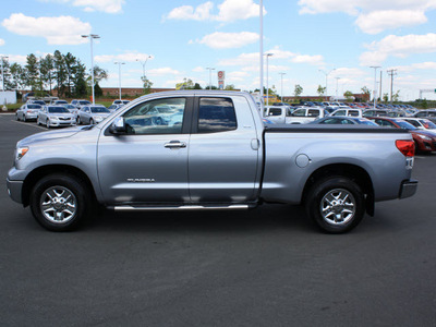 toyota tundra 2010 silver grade gasoline 8 cylinders 2 wheel drive automatic 27215