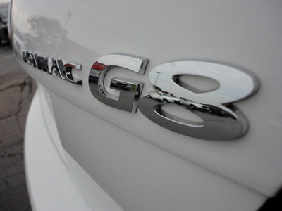 pontiac g8 2009 white sedan gasoline 6 cylinders rear wheel drive automatic 45036