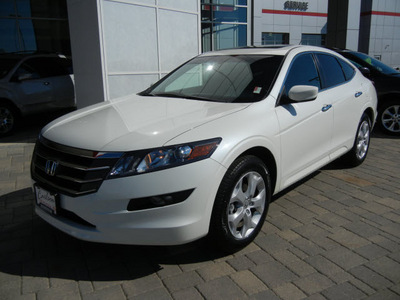 honda accord crosstour 2010 white wagon 4wd gasoline 6 cylinders all whee drive automatic 55448