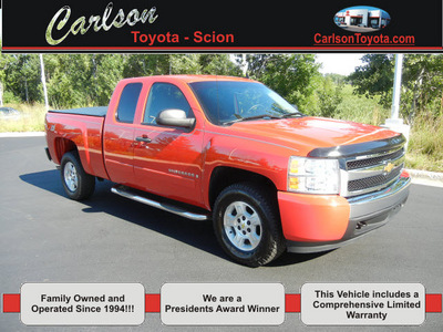 chevrolet silverado 1500 2007 red pickup truck 4x4 extended cab z71 gasoline 8 cylinders 4 wheel drive automatic 55448