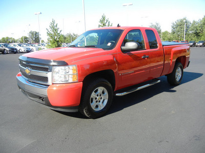 chevrolet silverado 1500 2007 red pickup truck 4x4 extended cab z71 gasoline 8 cylinders 4 wheel drive automatic 55448