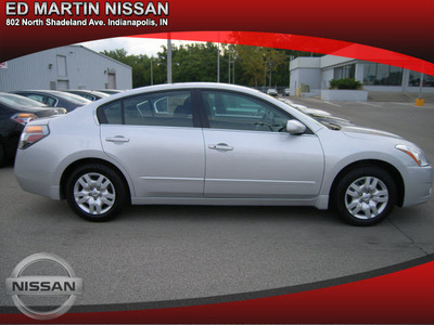 nissan altima 2012 silver sedan gasoline 4 cylinders front wheel drive not specified 46219