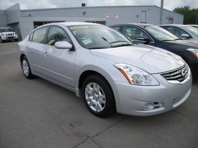 nissan altima 2012 silver sedan gasoline 4 cylinders front wheel drive not specified 46219