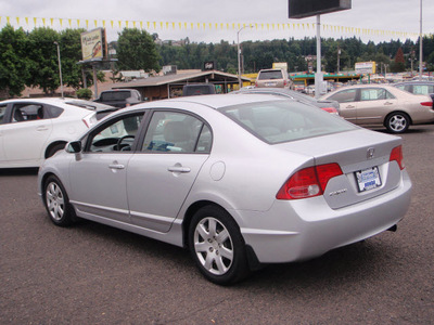 honda civic 2007 silver sedan lx gasoline 4 cylinders front wheel drive automatic 98632