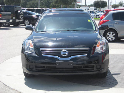 nissan altima 2009 black sedan s gasoline 4 cylinders front wheel drive automatic 33884