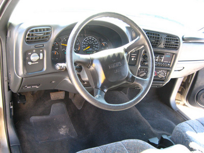 gmc sonoma 2001 gray pickup truck sls gasoline 6 cylinders rear wheel drive automatic 45840