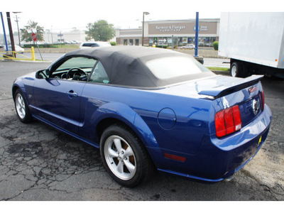 ford mustang 2006 blue gasoline 8 cylinders rear wheel drive 5 speed manual 07060