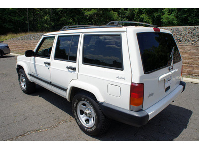 jeep cherokee 2000 white suv sport gasoline 6 cylinders 4 wheel drive automatic 08812