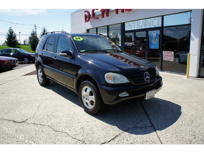 mercedes benz m class 2004 black suv ml350 nav gasoline 6 cylinders all whee drive 5 speed automatic 07724