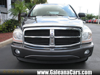 dodge durango 2004 gry suv limited gasoline 8 cylinders rear wheel drive 5 speed automatic 33912