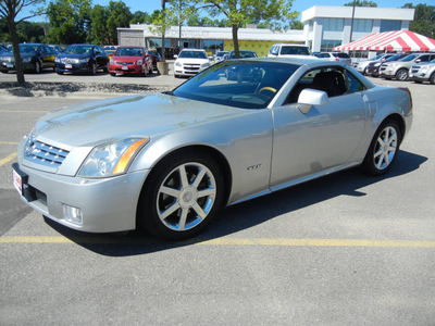 cadillac xlr 2004 lt  gray navi gasoline 8 cylinders rear wheel drive 5 speed automatic 55391