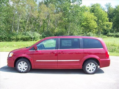 chrysler town and country 2012 red van touring flex fuel 6 cylinders front wheel drive not specified 44024